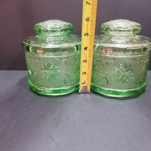 1 Tiara Chantilly Green Sandwich Canister - Picture 3 of 3